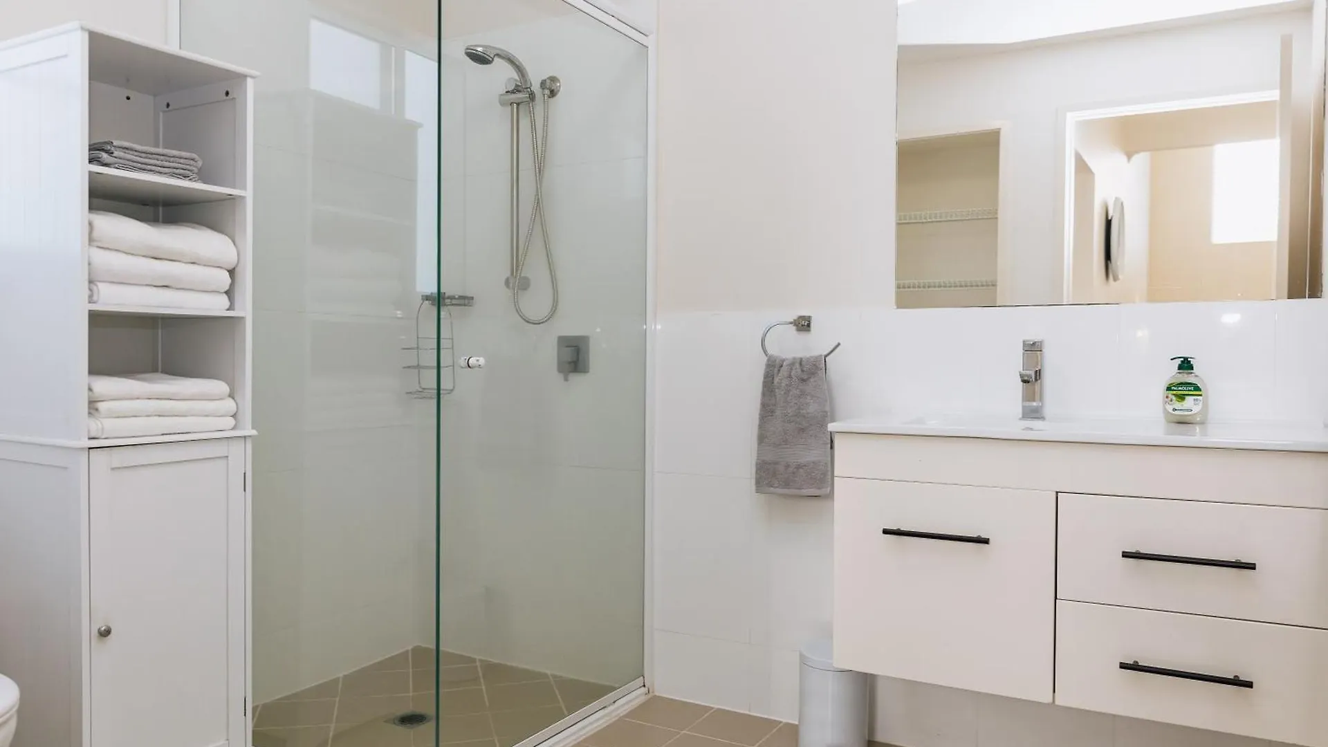 Tropical Resort Apartment Cannonvale