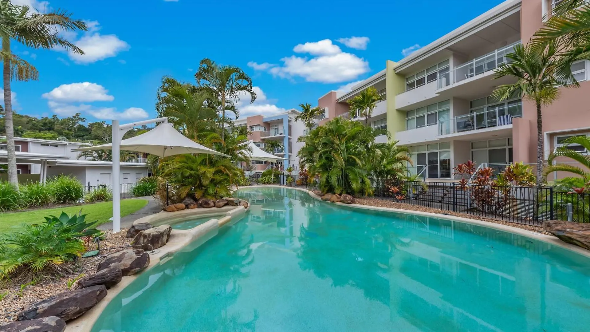 Tropical Resort Apartment Cannonvale