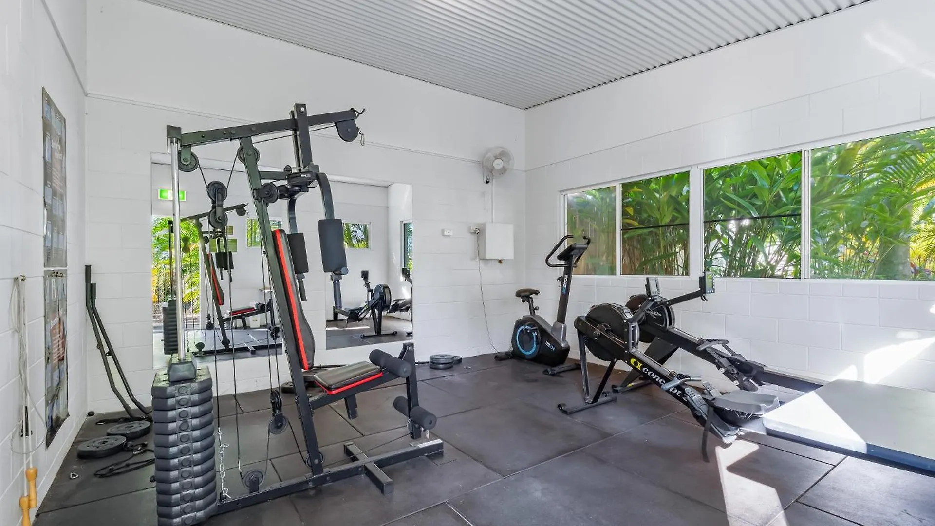 Tropical Resort Apartment Cannonvale